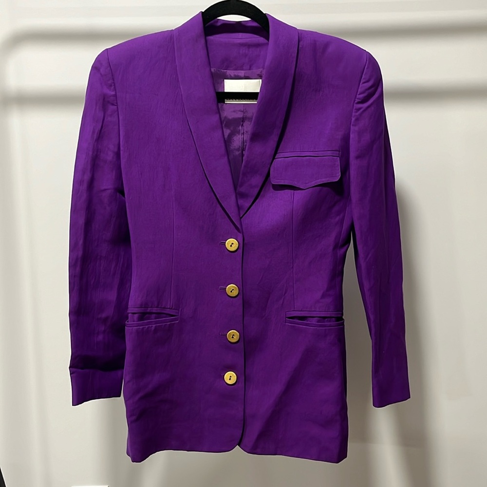 DANA BUCHMAN vintage purple blazer, size 4, excellent condition.